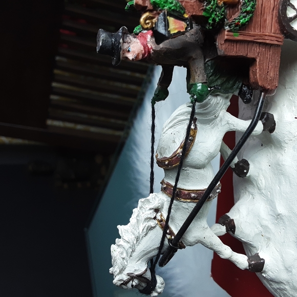 Holiday Inspirations House Accessory - Picture 3 of 4